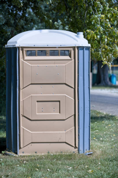 Affordable portable toilet rental in Mentone, IN